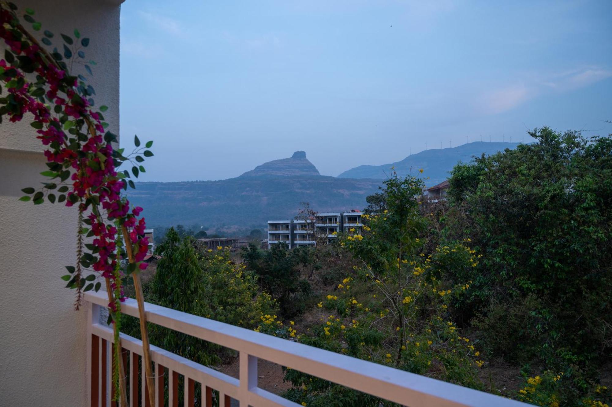 La Mira Casa Karjat Villa Exteriör bild